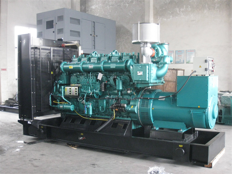金波乡200KW 柴油发电机的油耗是多少？